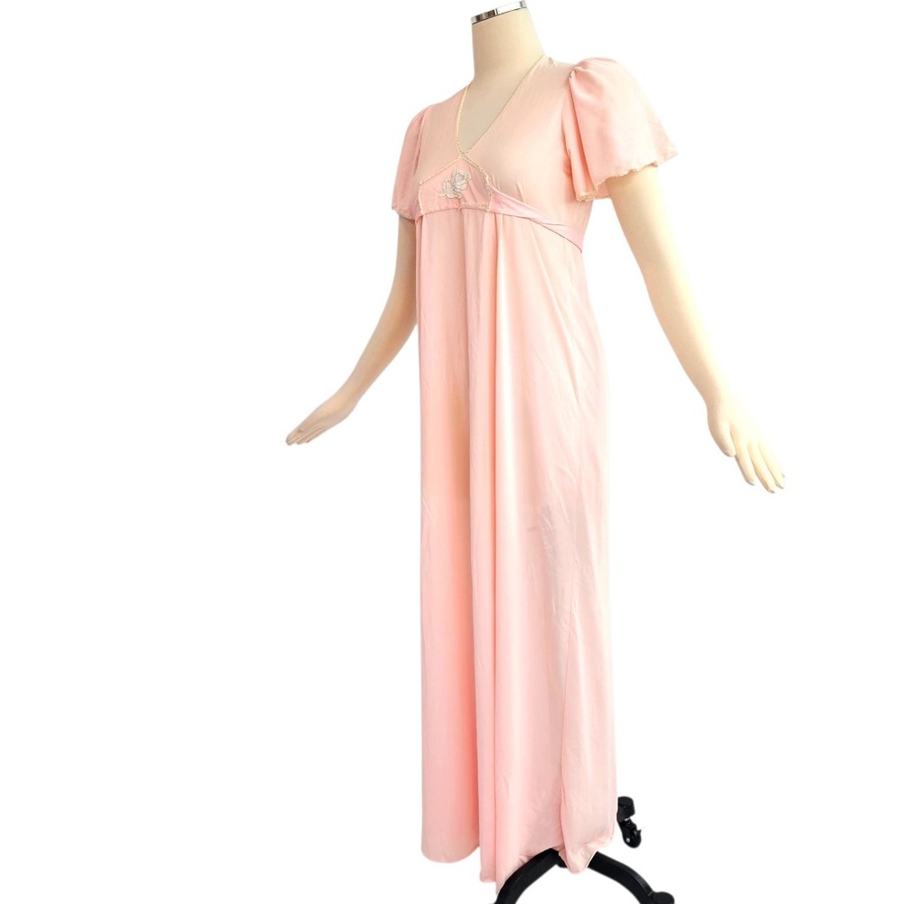 Vintage 1960s Nightgown  Pajamas Maxi Floor Length  Rose Floral Applique  V-neck